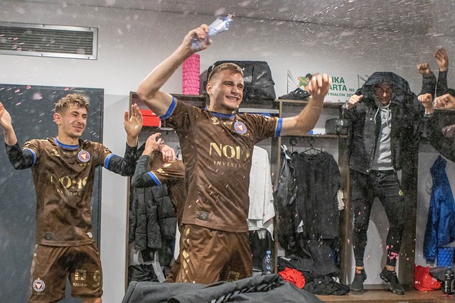 并命中两记 并命中两记